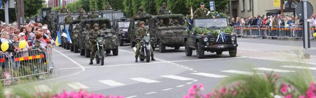 ПЯРМО СЕЙЧАС | В Пярну проходит парад в честь Дня победы в Освободительной войне