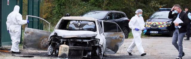 Во Франции водитель сбил пешеходов и пытался сжечь автомобиль