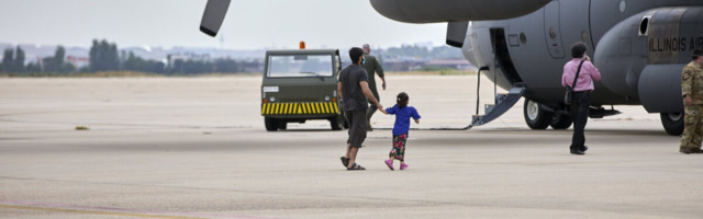 Cамолет итальянских ВВС обстреляли при взлете в Кабуле