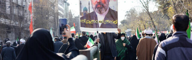 Хаменеи: блокада Ормузского пролива продолжится