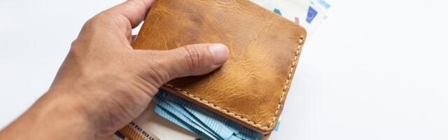 Женщина с коляской, забравшая кошелек 92-летнего пенсионера, вернула 700 евро. Семья потерпевшего: „Может, она один раз оступилась?“