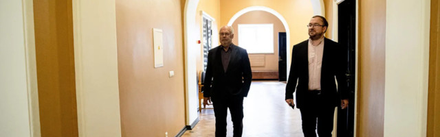 Фракция Партии реформ поддерживает Кариса как кандидата в президенты