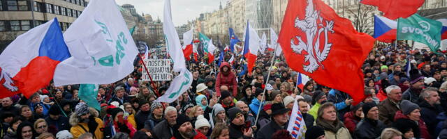 По всему миру прошли акции протеста против нарушений прав и свобод под предлогом борьбы с вирусом