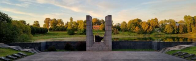 В парке Раади начался перенос Монумента павшим во Второй мировой войне