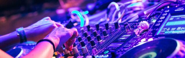 В Таллинне пройдет утренний рейв: с кофе вместо коктейлей, танцами и электронной музыкой