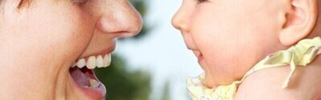 Аптекарь: чтобы избежать трещин на губах, нужно пить воду и пользоваться натуральным кремом