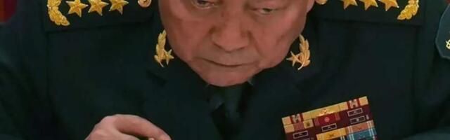 Си взял на себя командование Вооруженными силами Китая