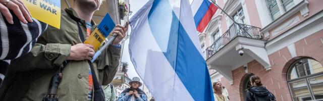 „Путин – убийца!“: Российские активисты выходят на митинг в Таллинне