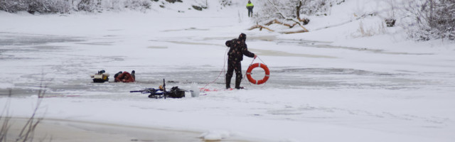 В минувшую субботу в Нарве провалился под речной лед пожилой рыболов