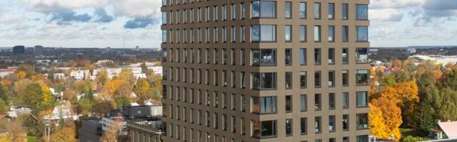 Несчастный случай в лифте элитного дома в Таллинне: смерть уборщицы вызвал провод от пылесоса