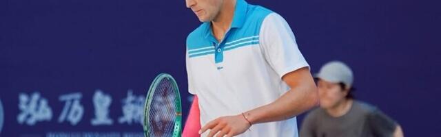 Лаял успешно стартовал в квалификации британского турнира серии Challenger