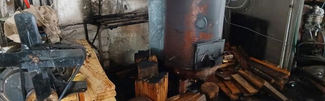 Сводка спасателей: горят гаражи, бани, автомобили