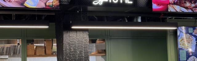 В фуд-корте Viru Keskus открылся греческий бар с поварами и продуктами прямо из Греции