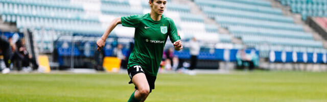 В ЧЭ по футболу среди женщин назвали лучших игрока и тренера по итогам мая и июня