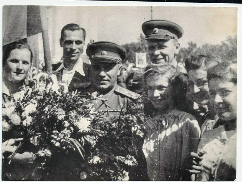 Первый комендант берлина. Берзарин комендант Берлина погиб в ДТП.