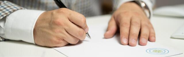 Трудности перевода и заверения документов у нотариуса: что изменилось?