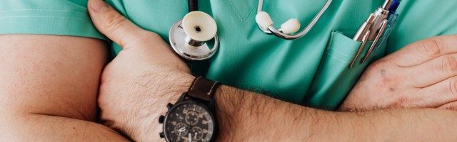 Людям с обычными аллергиями можно вакцинироваться