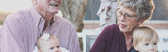 Если алименты не платит отец, заплатят бабушка с дедушкой?