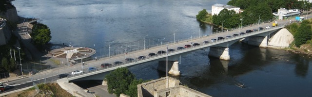 Можно ли поехать в Россию на работу, похороны, свадьбу или попасть на собственную дачу в Ивангороде?