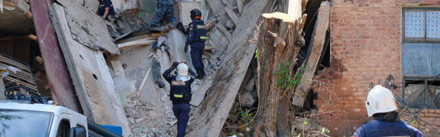 В Астрахани рухнул подъезд жилого дома