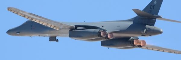 Во вторник над памятником Свободы пролетит бомбардировщик ВВС США