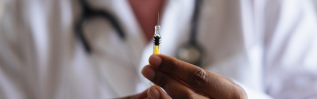 Скончался привитый две недели назад спасатель