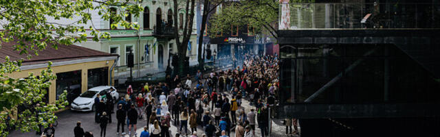 ФОТО: в День Таллинна на балконе здания горсобрания выступил рэпер Nublu