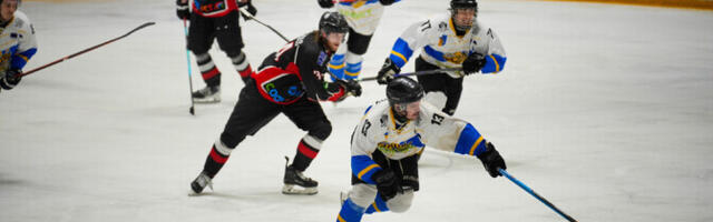 ФОТО: "Виру Спутник" выиграл в Нарве первый матч финальной серии чемпионата Эстонии по хоккею