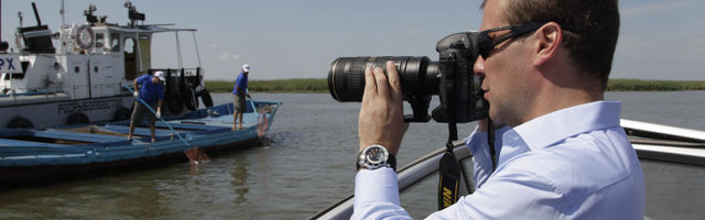 Навальный нашел у Медведева остров с рыболовной базой