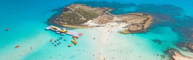 На Кипре отменили требование справки об отсутствии Covid-19 от иностранных туристов