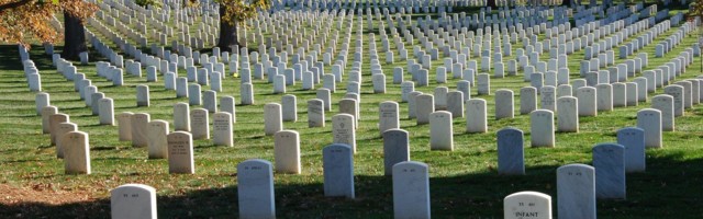 В США начнут раздавать по 9 тысяч долларов на похороны