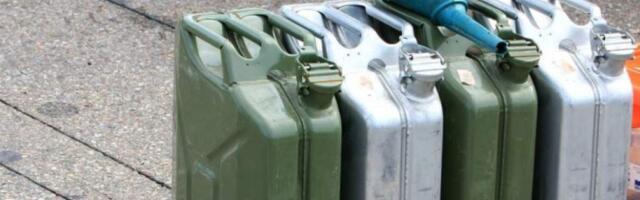 Полиция конфисковала в Даугавпилсе 3 тонны нелегального топлива