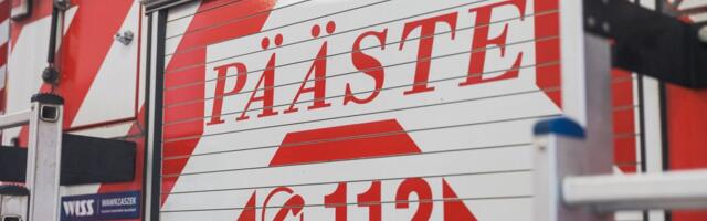 В Тарту загорелся мусорный домик. Перекресток улиц Ванемуйсе и Юликооли закрыт для движения.