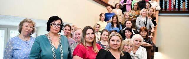 Нарва наградила учителей переходных классов