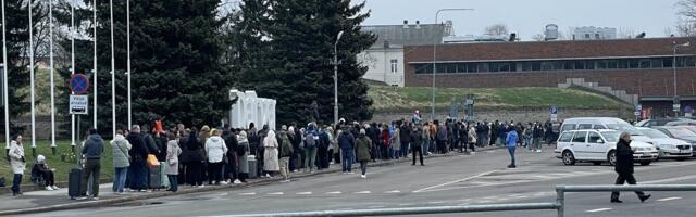 13 иностранцев отправили обратно в Россию. Длинные очереди пропали после Пасхи