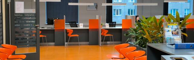 Касса по безработице сокращает треть руководителей: в Нарвском бюро работу потеряют 9 человек