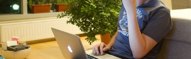 Многие малообеспеченные школьники Эстонии получат новые компьютеры в бесплатное пользование