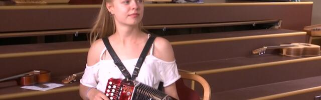 В Мяэтагузе проходит молодежный летний лагерь народной музыки