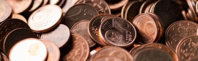 Изымаемые из обращения в Эстонии монеты достоинством 1 и 2 цента отправляют в Латвию