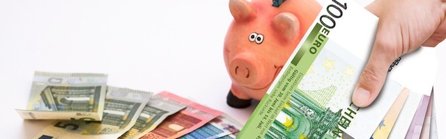 Банк: В связи со снижением потребления у клиентов увеличились накопления