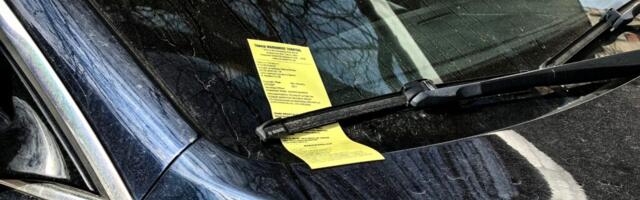 С июля будут запрещены парковка и остановка на тротуарах