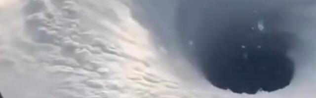 Правдиво ли это видео урагана „Мелисса“, снятое из иллюминатора пассажирского самолёта?