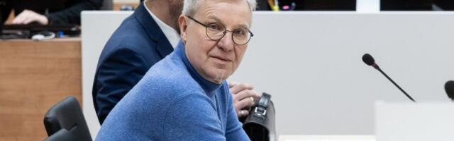 Вывесивший флаг ЭССР депутат Яак Валге снова спорит с полицией. Аннулируют ли ему штраф?