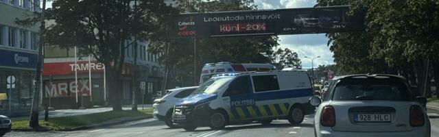 ФОТО | В ДТП на Пярнуском шоссе в Таллинне пострадали два человека