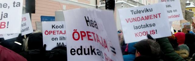 Законопроект лишает тысячи учителей гарантии минимальной зарплаты