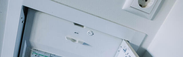 За неделю электричество на бирже подешевело почти на 60%