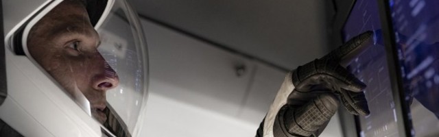 Пилотируемый корабль SpaceX "Драгон" успешно пристыковался к МКС