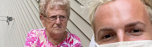 «Привет, Тик-Топ!»: 90-летняя бабушка стала звездой ТикТока с 1,5 млн подписчиков