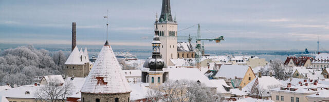 Таллинн задержал установку части рождественских украшений, город обещают украсить к концу года