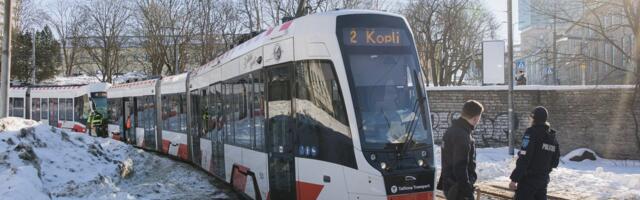Из-за ледяного дождя трамваи в Таллинне ходят по свободному графику